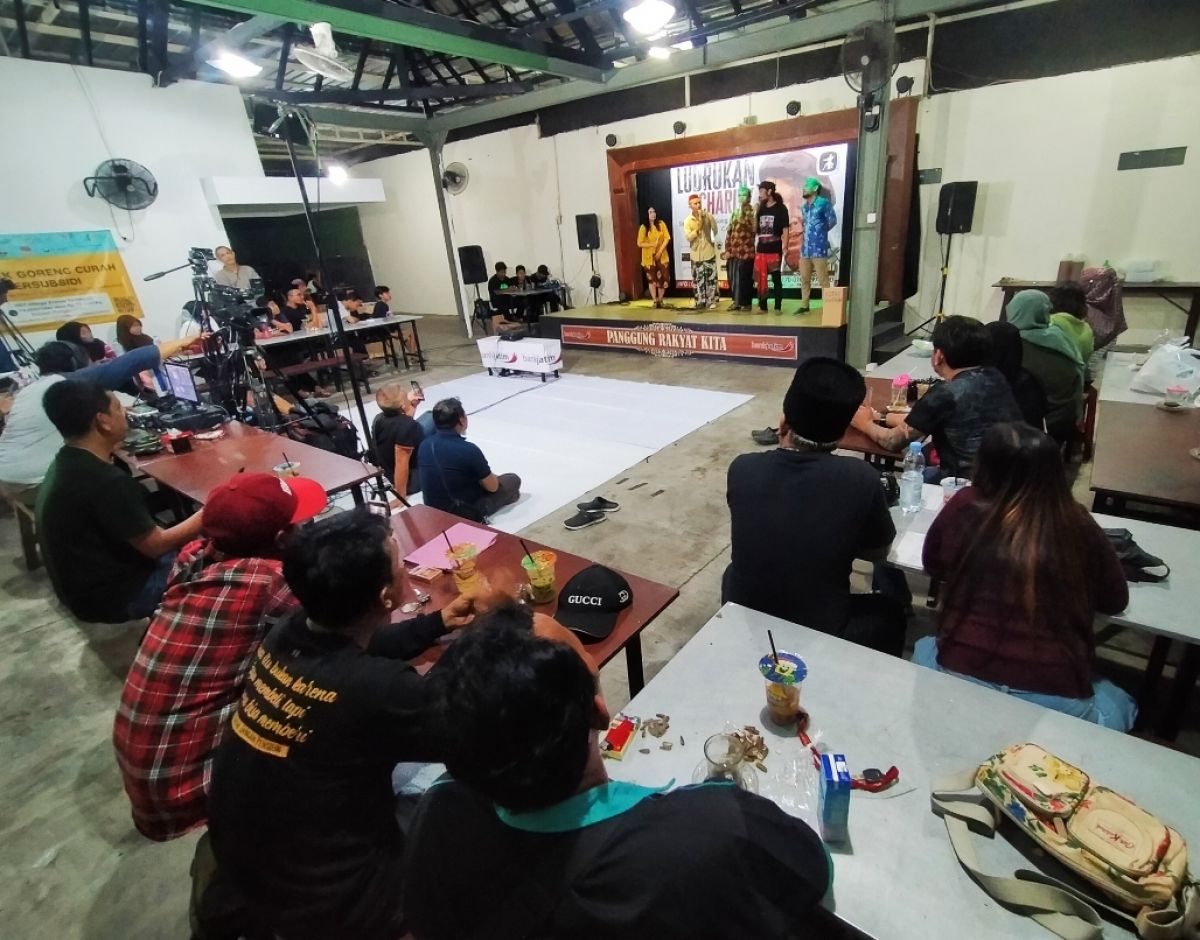 Suasana sederhana Ludrukan Charity di Kafe Kita Surabaya, Kamis (7/7/2022).(Foto: Fahrizal Tito)