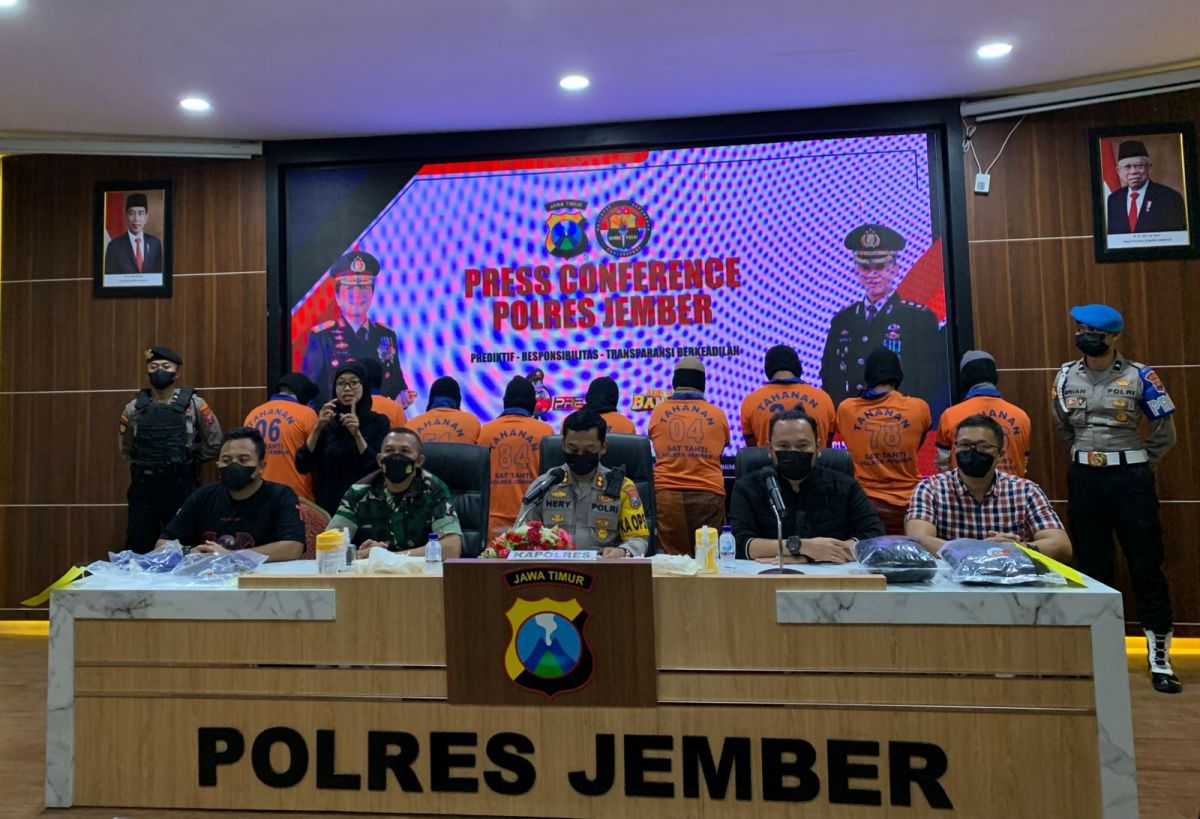 Sembilan tersangka diamankan Polres Jember. (Foto: Humas Pores Jember)