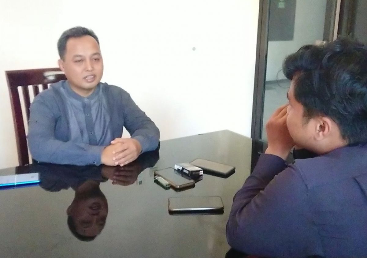 Sekretaris DPC PKB Tulungagung, Nurudin (kiri). (Foto: Bramanta Pamungkas/jatimnow.com)