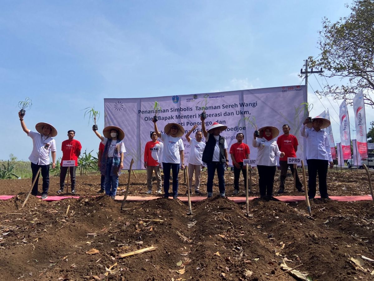 Penanda kerja sama antara Pemkab Ponorogo dengan PT Bintang 7.(Foto: Humas Pemkab Banyuwangi)