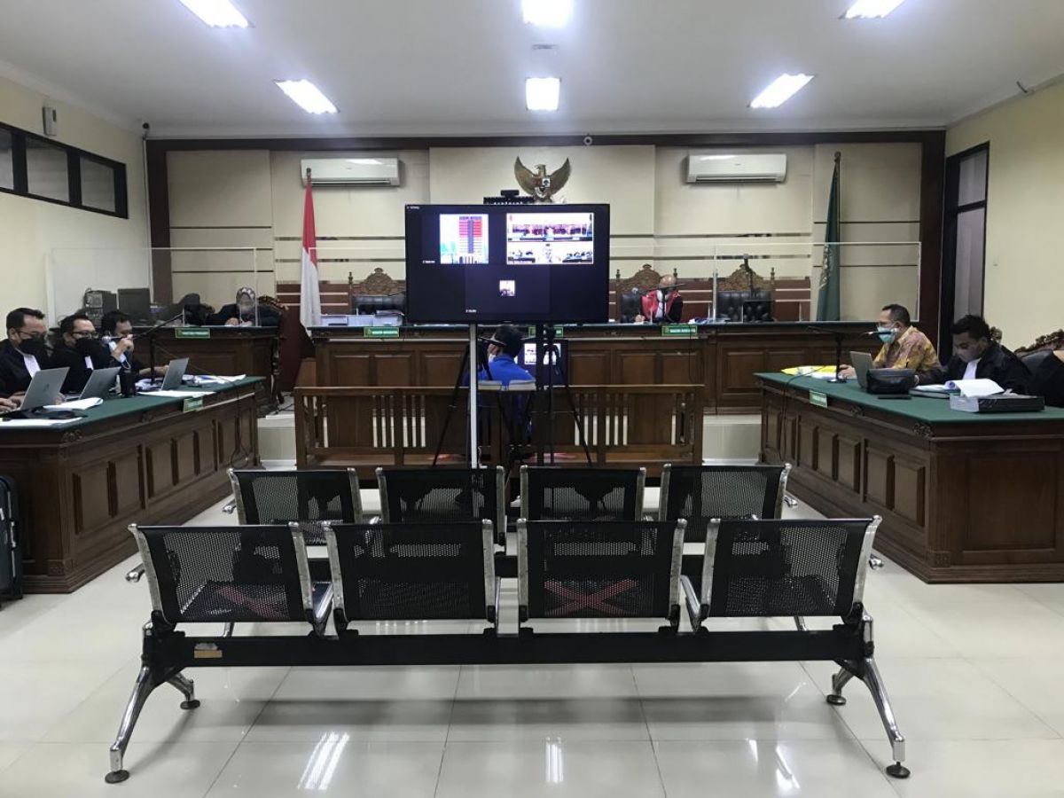 Asisten PP PN Surbaya, Rasja, saat bersaksi di Pengadilan Tipikor Surabaya. (Foto: Zainul Fajar/jatimnow.com)