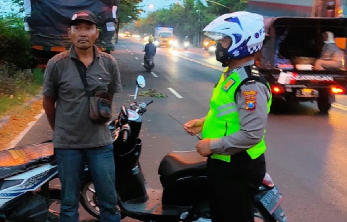 Sopir truk asal Probolinggo yang mengalami kecelakaan di Lamongan. (Foto: Gakkum Polres Lamongan for jatimnow.com)