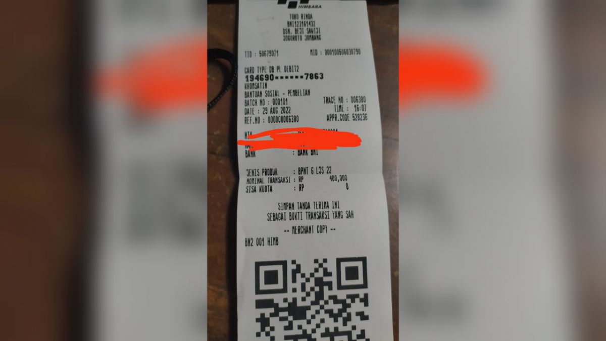 Struk penarikan uang milik salah satu KPM yang sudah ditarik agen e-warung.(Foto: Elok Aprianto/jatimnow.com)