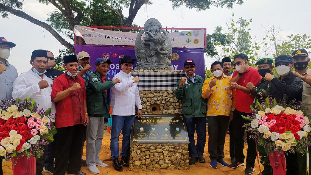 Peresmian Taman Airlangga di Desa Patakan, Kecamatan Sambeng, Lamongan. (Foto: Adyad Ammy Iffansah/jatimnow.com)