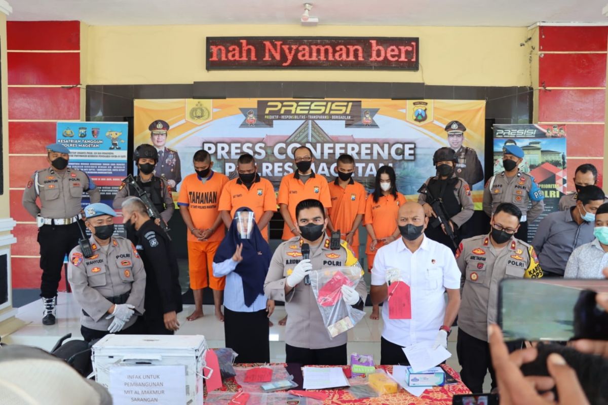 Pelaku Verry Oditya (paling kiri).(Foto: Humas Polres Magetan)