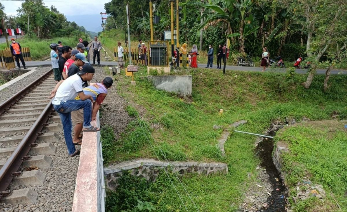 Lokasi kecelakaan kereta Pandanwangi dengan motor di Ledokombo Jember (Foto: Humas Daop 9 Jember for jatimnow.com)