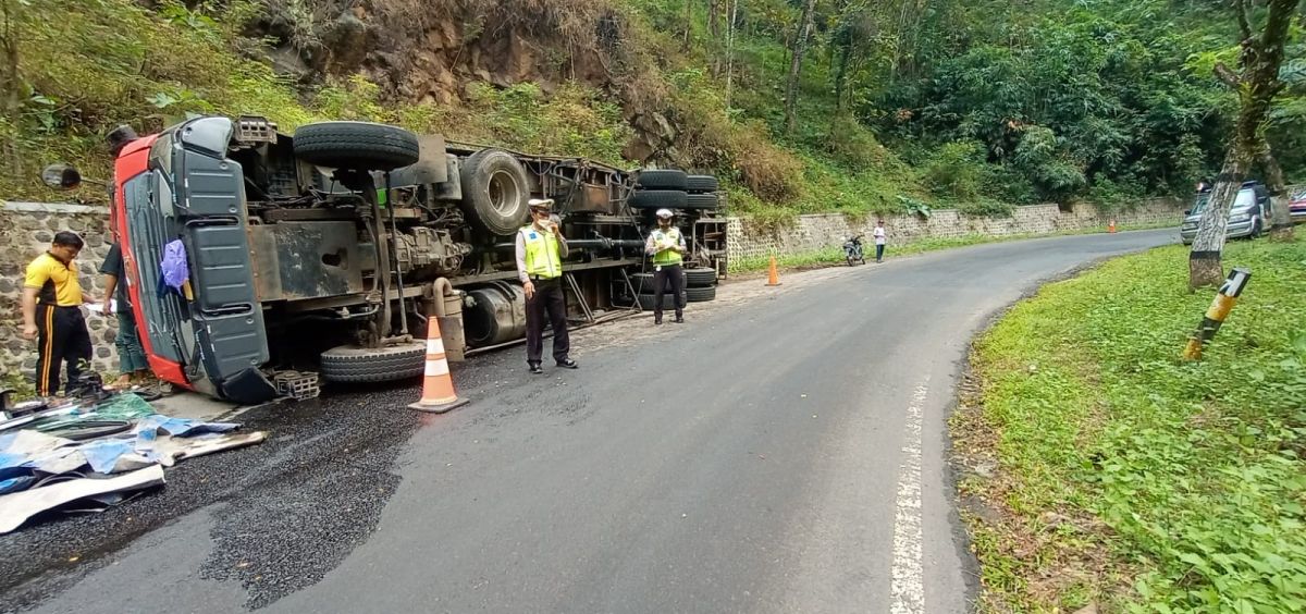 Kecelakaan tunggal di jalan Ponorogo-Pacitan (Foto: Satlantas Polres Pacitan)