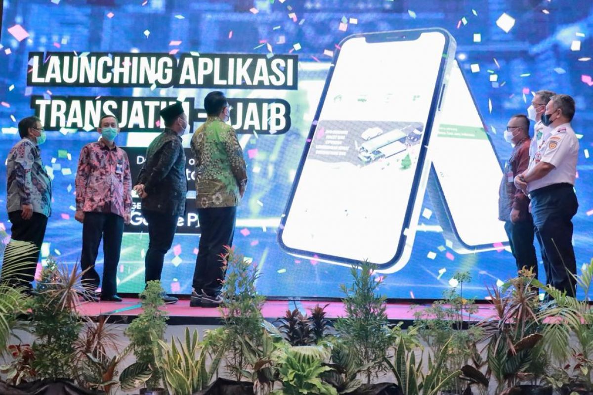 Peluncuran Aplikasi Trans Jatim-Ajaib di Gresik (Foto-foto: Humas Pemprov Jatim)