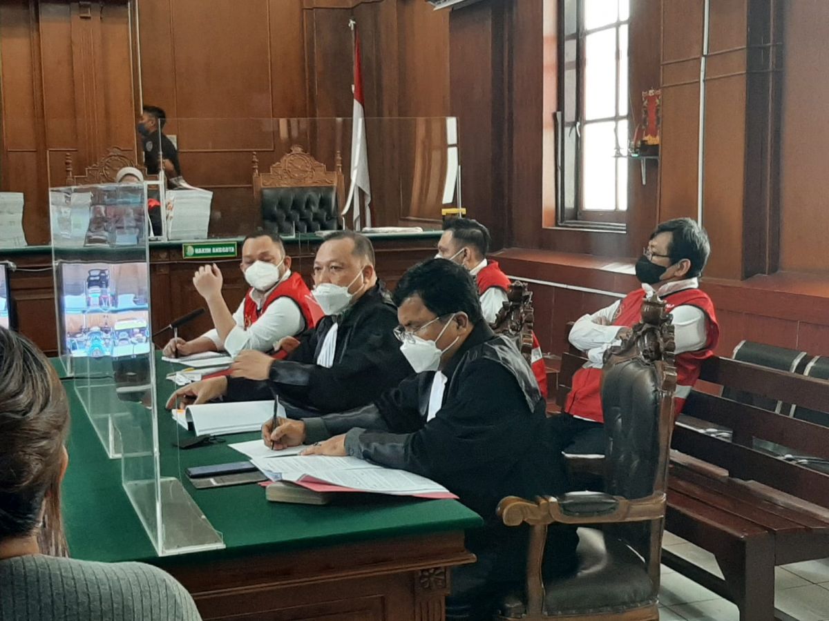 Sidang perkara Robot Trading Viral Blast di Pengadilan Negeri Surabaya (Foto: Abd for jatimnow.com)