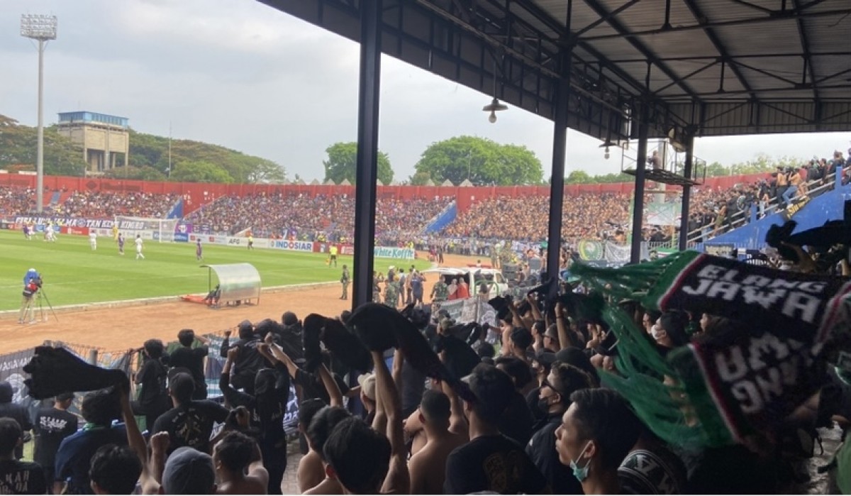 Suasana di Stadion Brawijaya Kediri saat laga Persik Vs PSS. (Foto: Yanuar Dedy/jatimnow.com)