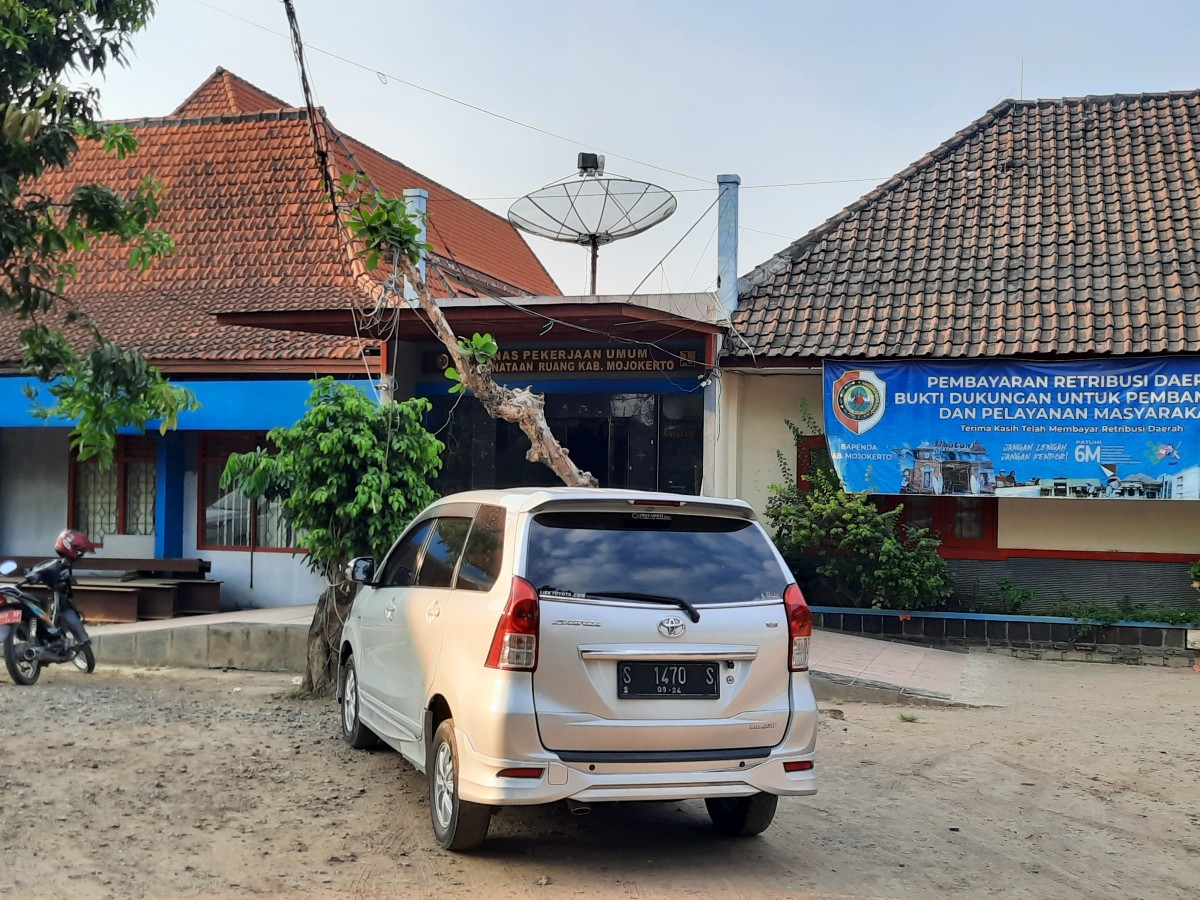 Kantor Dinas PUPR Kabupaten Mojokerto (Foto: Achmad Supriyadi/jatimnow.com)