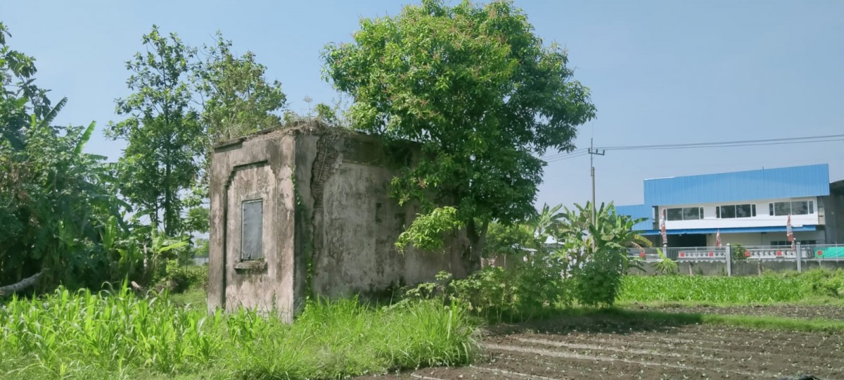 Sisa-sisa bangunan stasiun peninggalan kolonial Belanda di Desa Pucangro, Kecamatan Gudo Jombang.(Foto: Elok Aprianto)