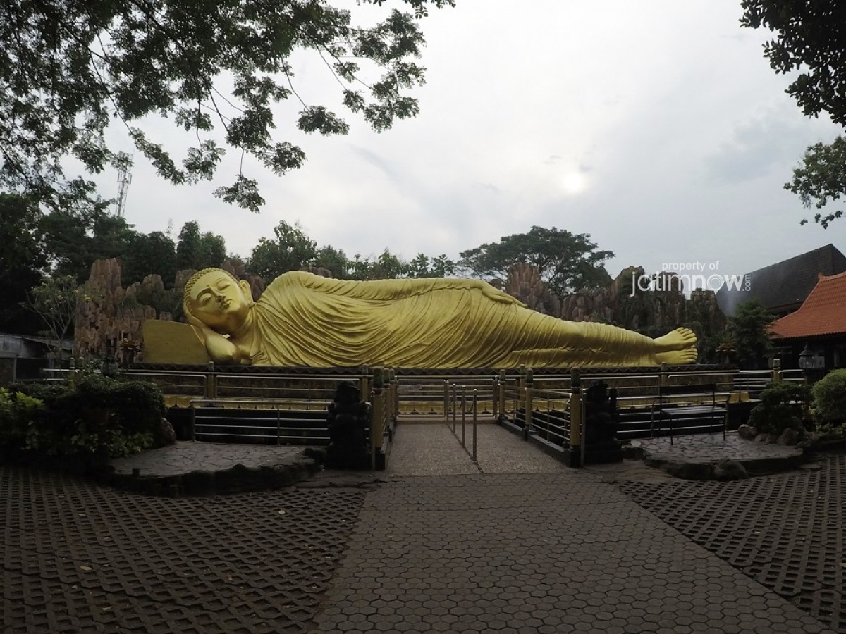 Patung Buddha Tidur yang berada di Desa Bejijong, Kecamatan Trowulan, Kabupaten Mojokerto. (Foto: Fajar Mujianto/jatimnow.com)