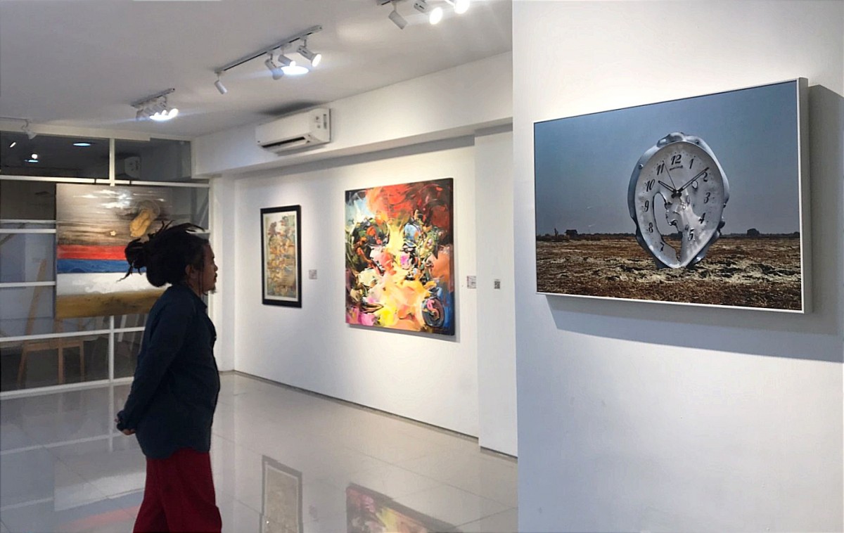 Karya seni rupa komunitas Gasrug di Vinautism Gallery Surabaya (Foto: Sahlul Fahmi/jatimnow.com)