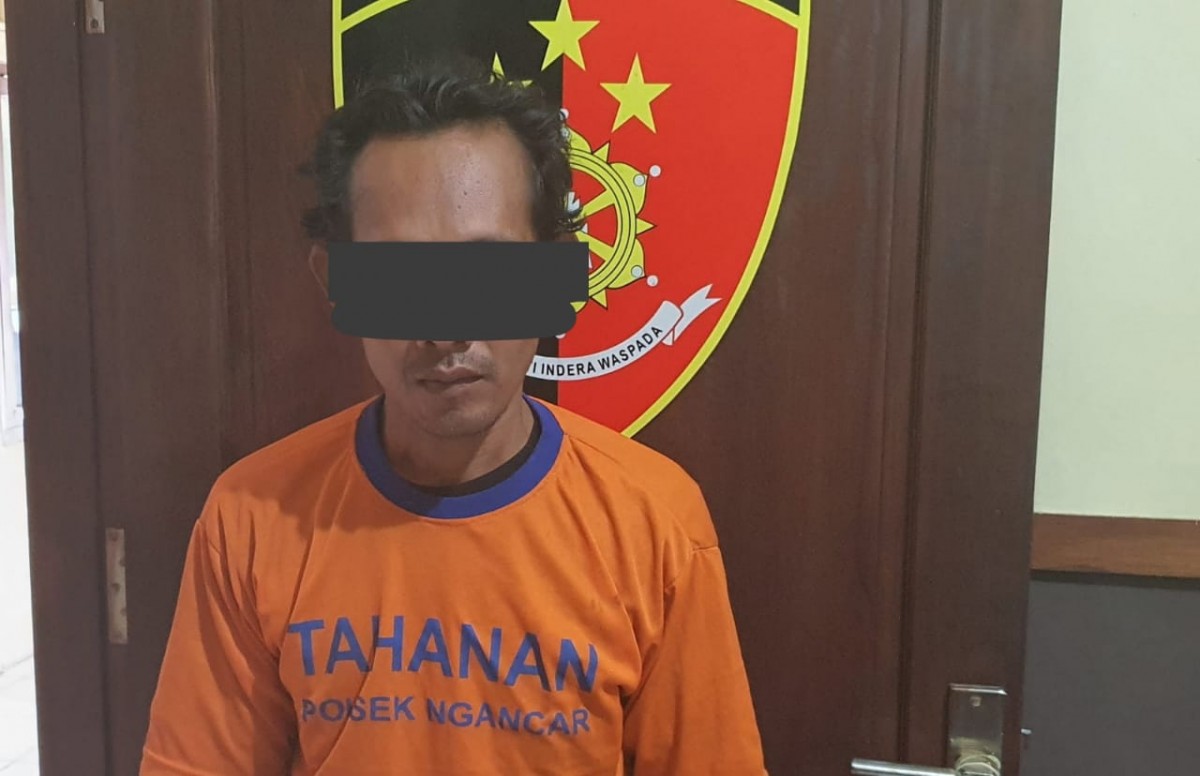 Pria yang membacok teman gegara nomor WA-nya diblokir (Foto: Polsek Ngancar/jatimnow.com)