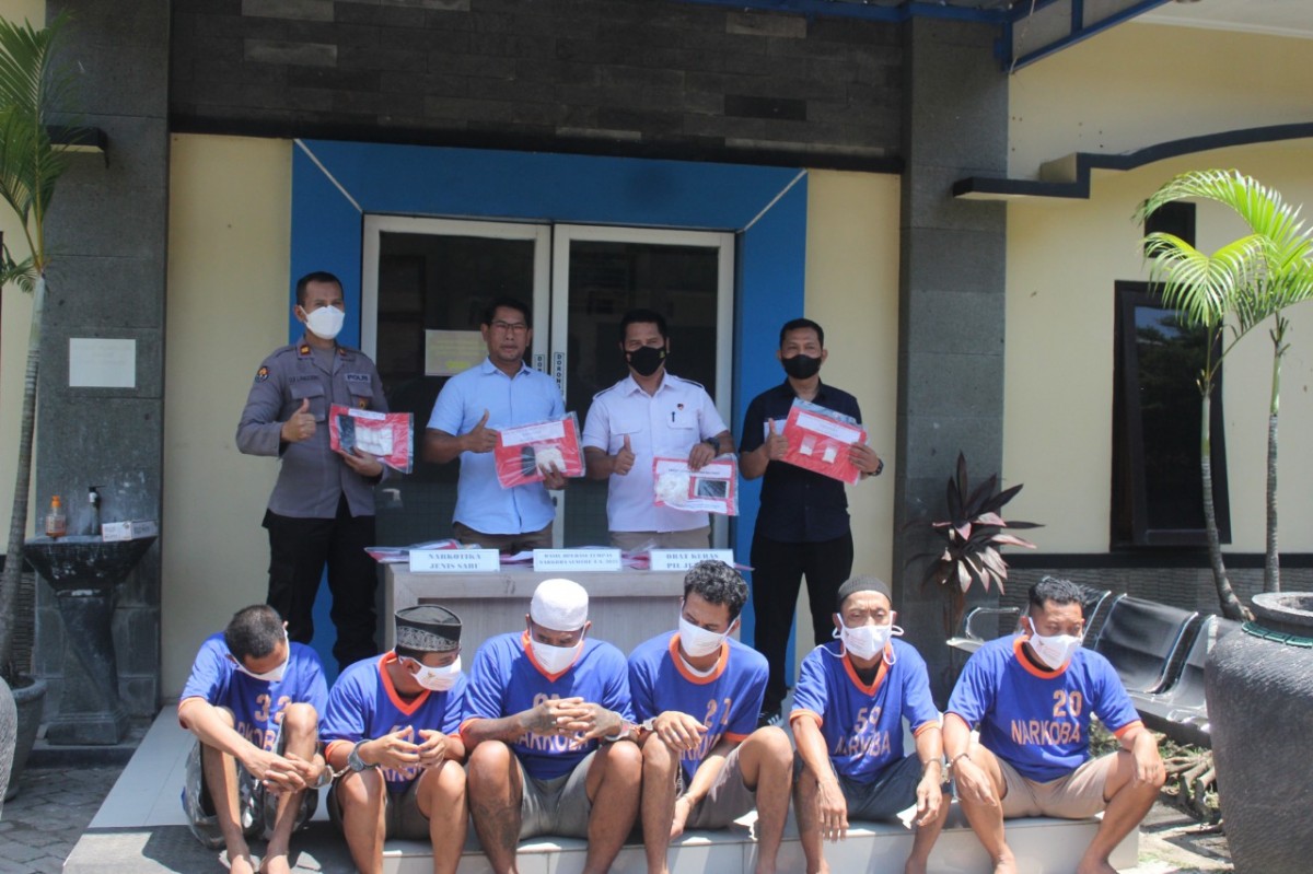 Polisi meringkus pengedar Narkoba di Kediri. (Foto: Humas Polres Kediri for jatimnow.com)