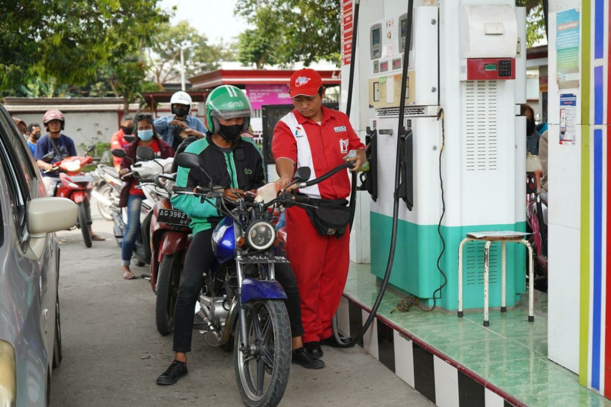 Ilustrasi. Pengisian BBM di SPBU Kabupaten Kediri. (Foto: Humas Pemkab Kediri/jatimnow.com)