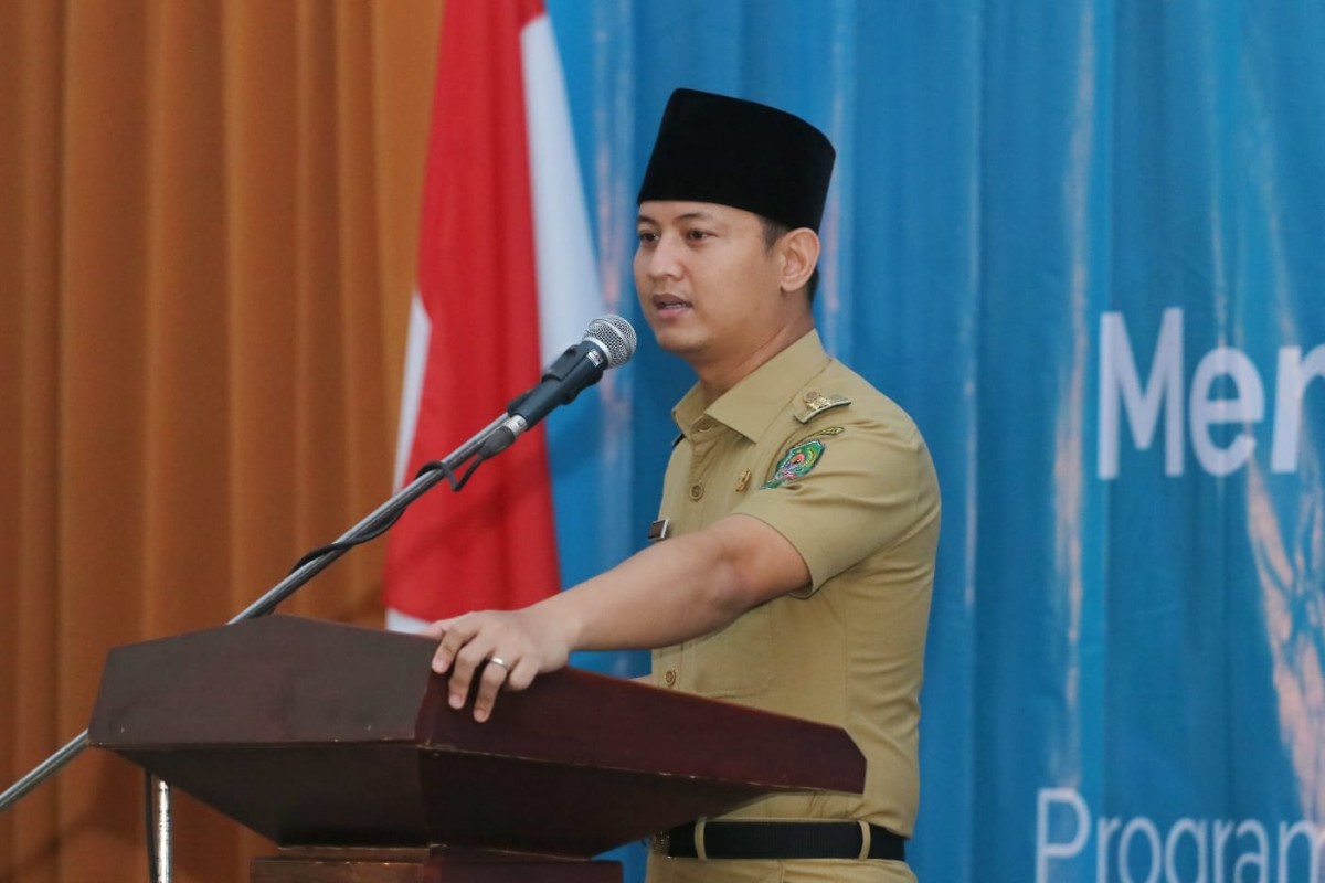 Bupati Trenggalek, Mochamad Nur Arifin (Mas Ipin) dalam rapat koordinasi pendataan awal Regsosek Tahun 2022 (Foto-foto: Dinas Kominfo Trenggalek)