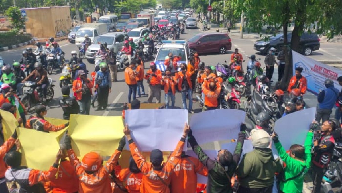 Ratusan Mitra Shopee Geruduk Kantor Perwakilan di Surabaya