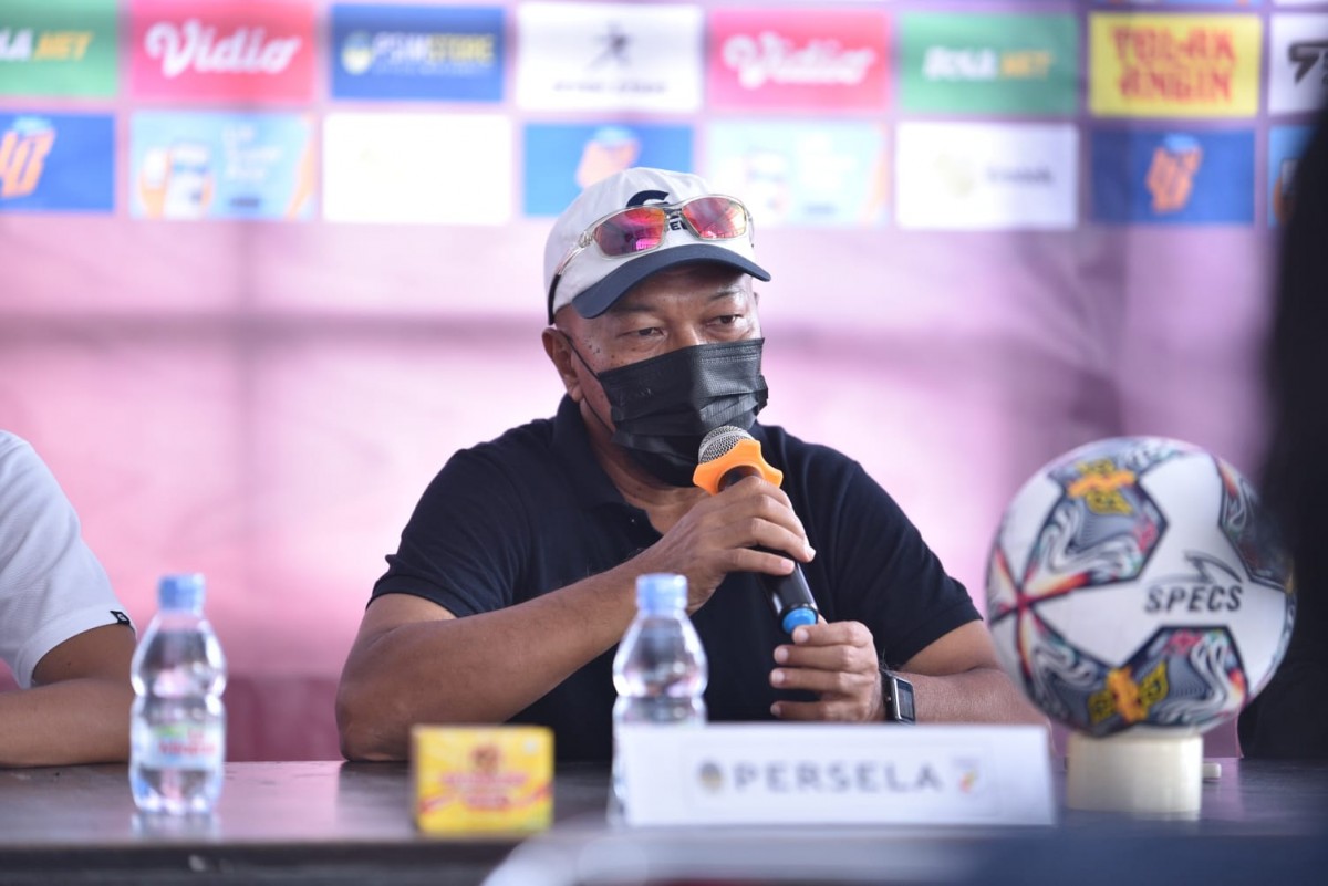Pelatih Persela Lamongan, Fakhri Husaini (Foto: Adyad Ammy Iffansah/jatimnow.com)