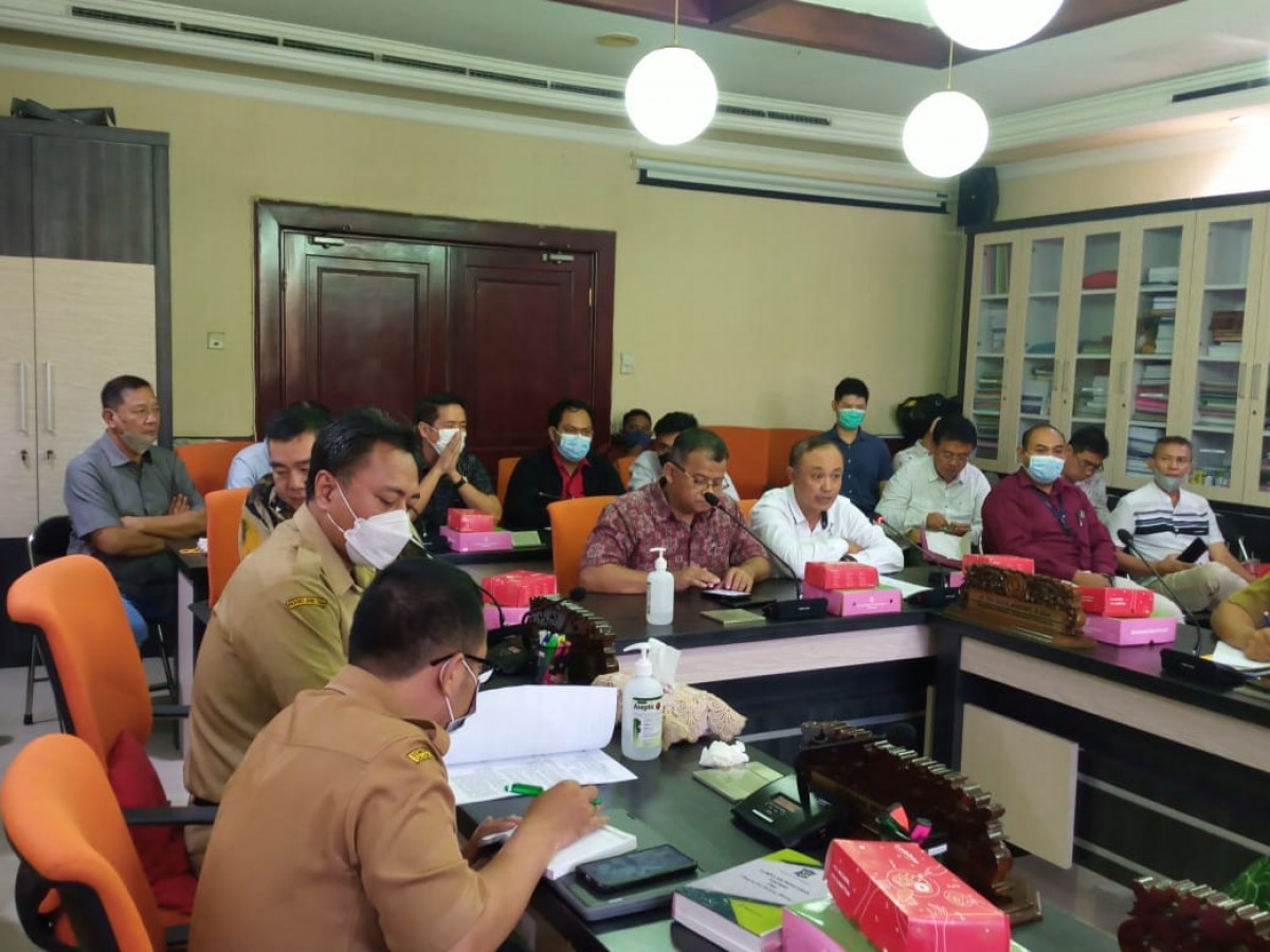 Rapat dengar pendapat konflik warga dengan Darmo Hill yang digelar Komisi A DPRD Surabaya (Foto: Ni'am Kurniawan/jatimnow.com)