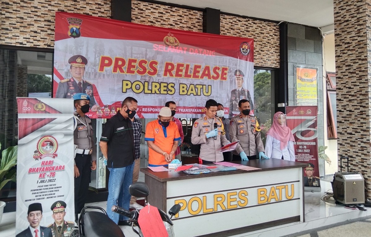 Konferensi pers di Mapolres Batu. (Foto: Galih Rakasiwi/jatimnow.com)
