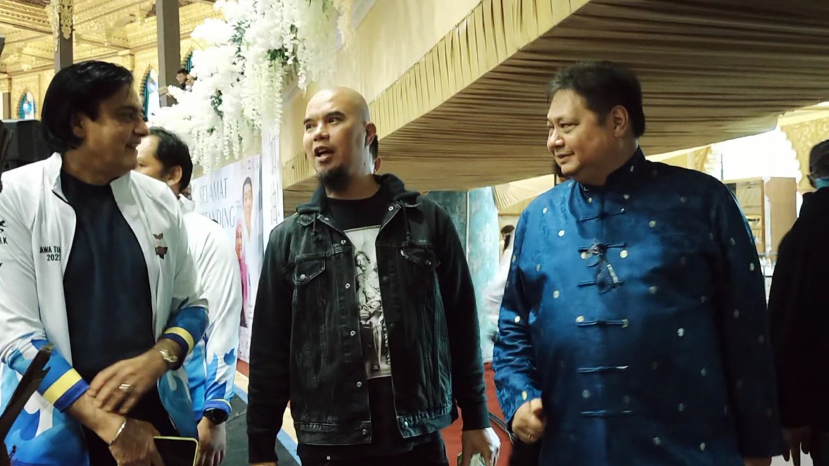 Ahmad Dhani bersama Ketua Umum Pengurus Besar Wushu Indonesia (PBWI) Airlangga Hartarto (Foto-foto: Fahrizal Tito/jatimnow.com)