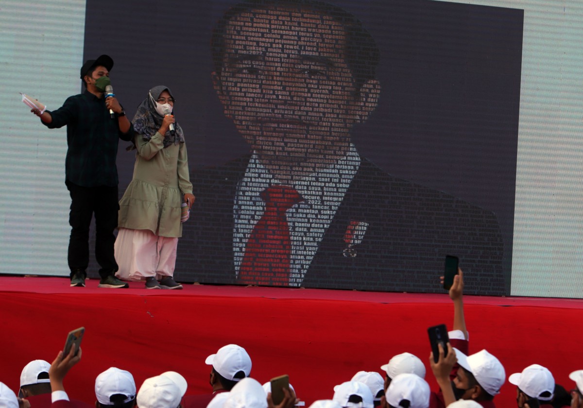 Ribuan Mahasiswa UMSurabaya Kirim Surat Digital ke Jokowi Soal Warning Bjorka