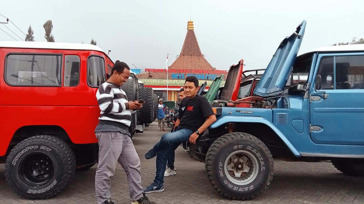 Deretan Jeep Hardtop Wisata Gunung Bromo. (Foto: Moch. Rois/jatimnow.com)