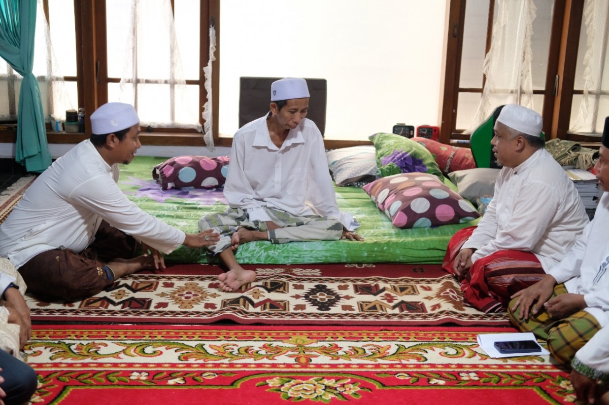 Ketua PKS Jatim Irwan Setiawan saat berkunjung ke Ponpes Nurul Qodim, Probolinggo.(Foto: PKS Jatim/jatimnow.com)