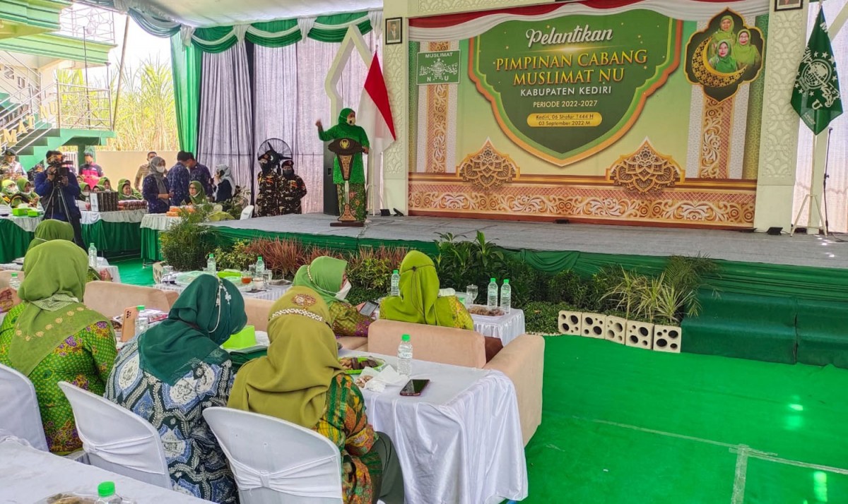 Khofifah saat menghadiri Pelantikan Pengurus Cabang (PC) Muslimat NU Kabupaten Kediri (Foto: Yanuar Dedy/jatimnow.com)
