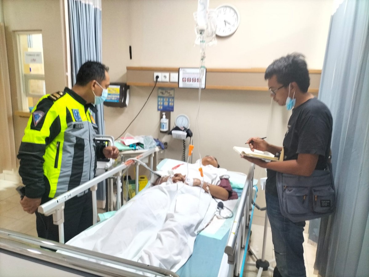 Kondisi korban saat dimintai keterangan di Rumah Sakit.(Foto: Polsek Waru for jatimnow.com)