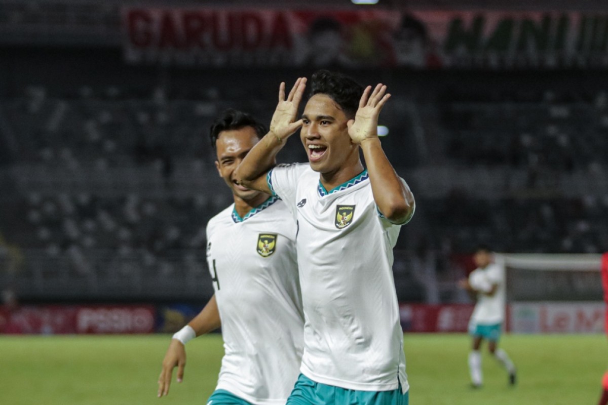 Marselino saat melakukan selebrasi usai mencetak gol ke gawang Hongkong.(Foto: Ian Dryan for jatimnow.com)