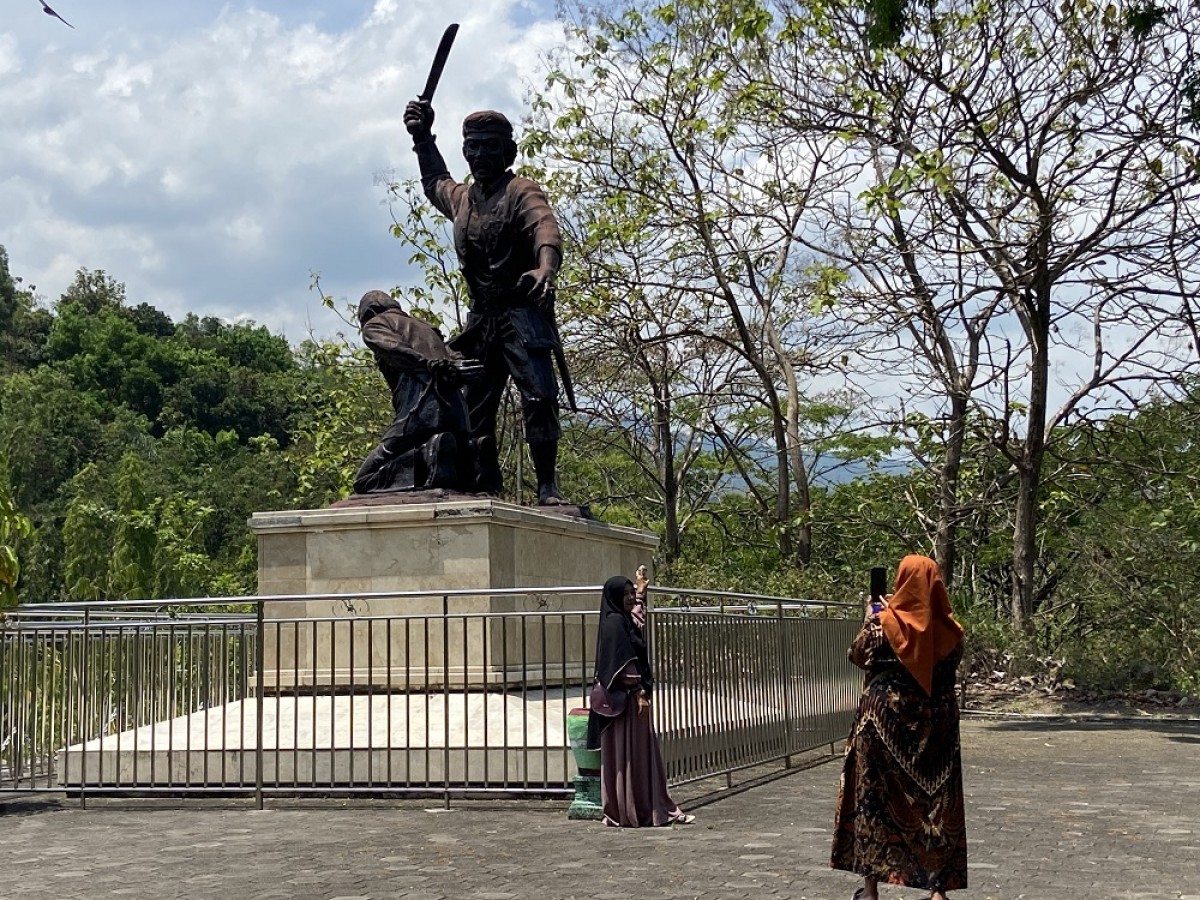 Monumen Kresek Madiun. (Foto-foto: Mita Kusuma/jatimnw.com)
