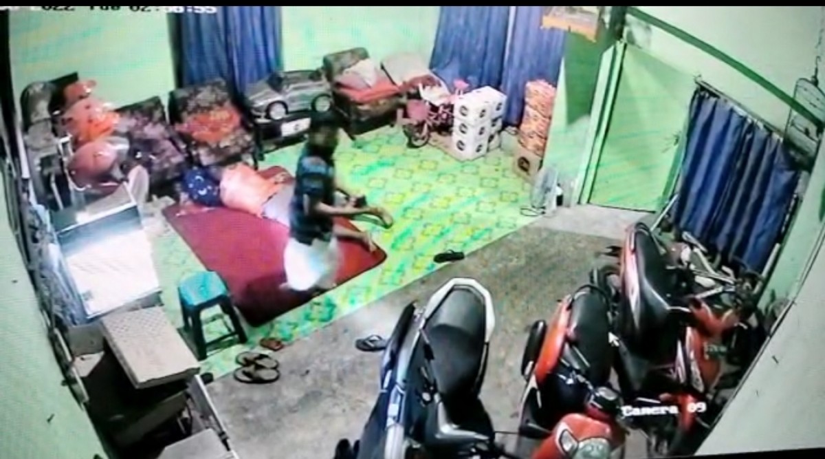 Tangkapan layar aksi pencurian.(Foto: Achmad Supriyadi/jatimnow.com)