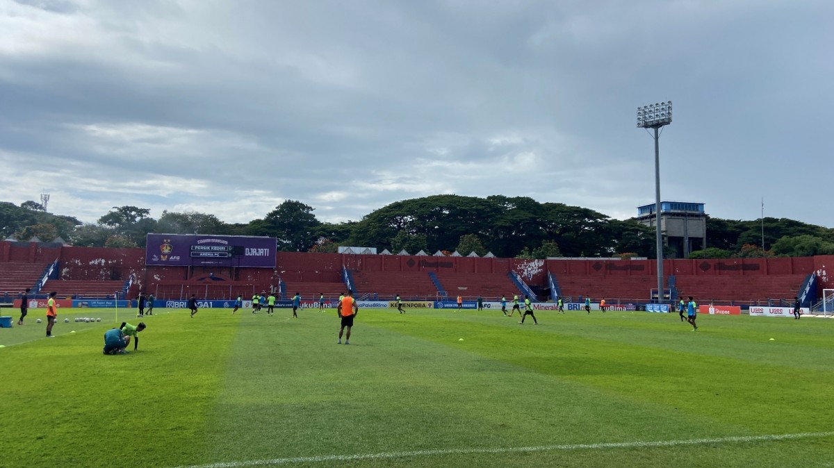 Sesi latihan Persik Kediri di Stadion Brawijaya, Kediri, Selasa (20/9/2022) pagi.(Foto: Yanuar Dedy/jatimnow.com)