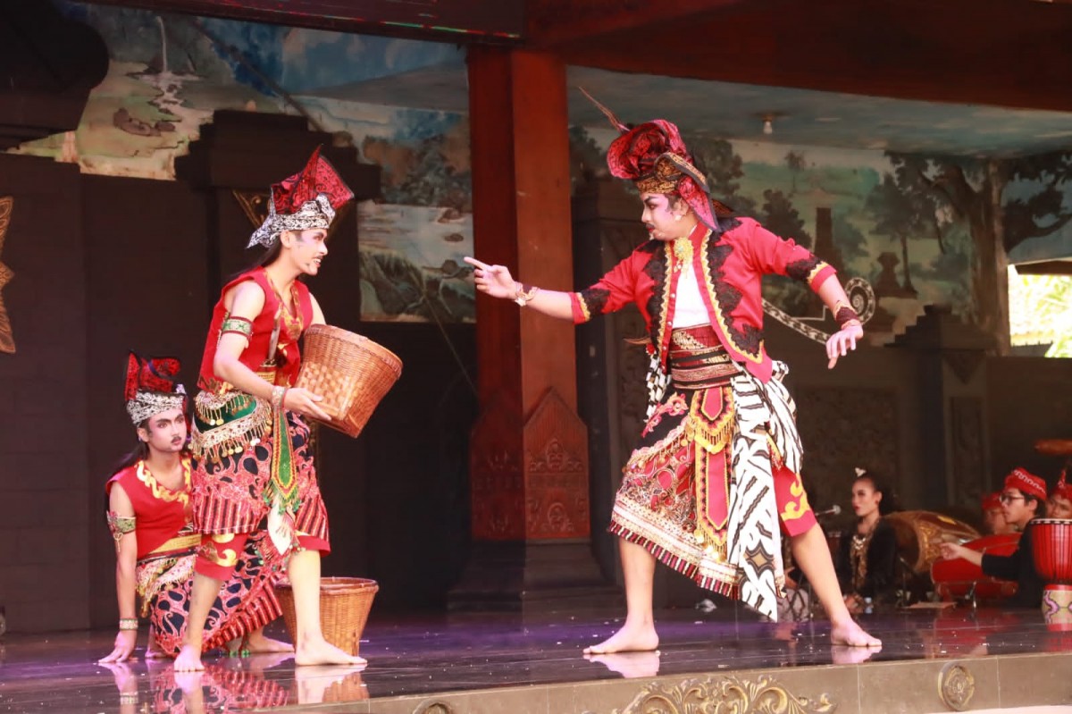 Pertunjukan seni dan budaya Kabupaten Kediri di TMII Jakarta. (Foto: Humas Pemkab Kediri/jatimnow.com)