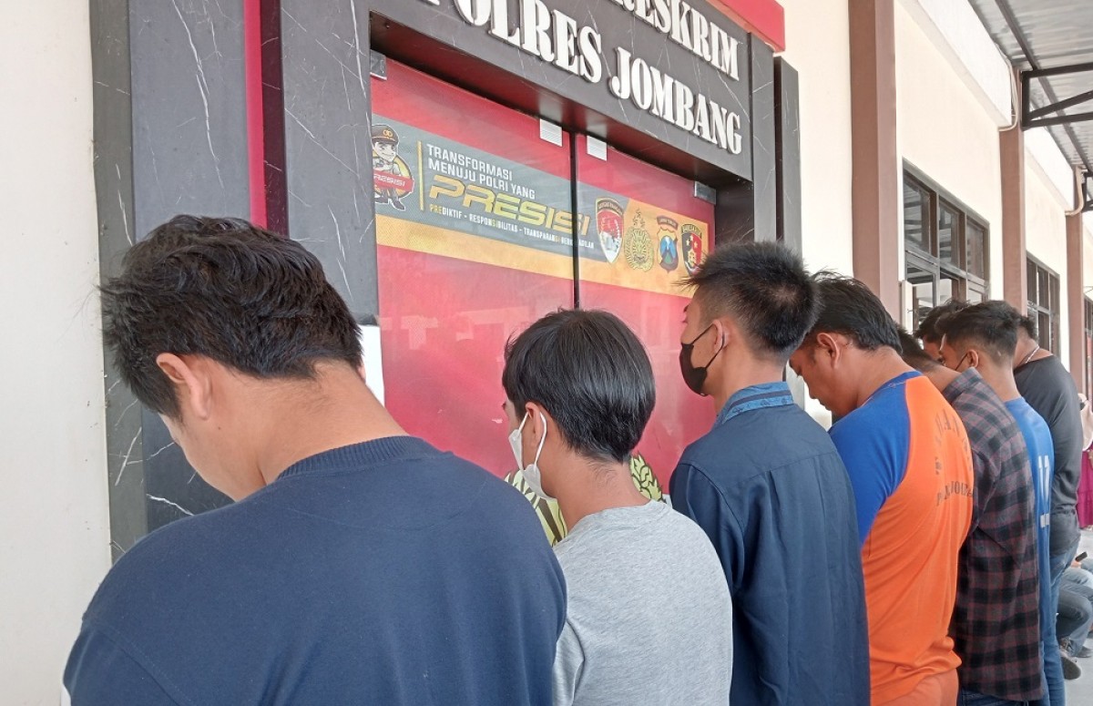 Pilihan Pembaca: Polisi Amankan 8 Pesilat, Mobil Avanza Terlempar 30 Meter