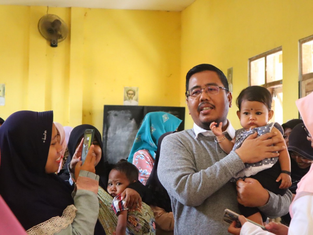 Cegah Stunting, Ketua Gerindra Jatim Bagikan Makanan Tambahan ke Balita Pasuruan