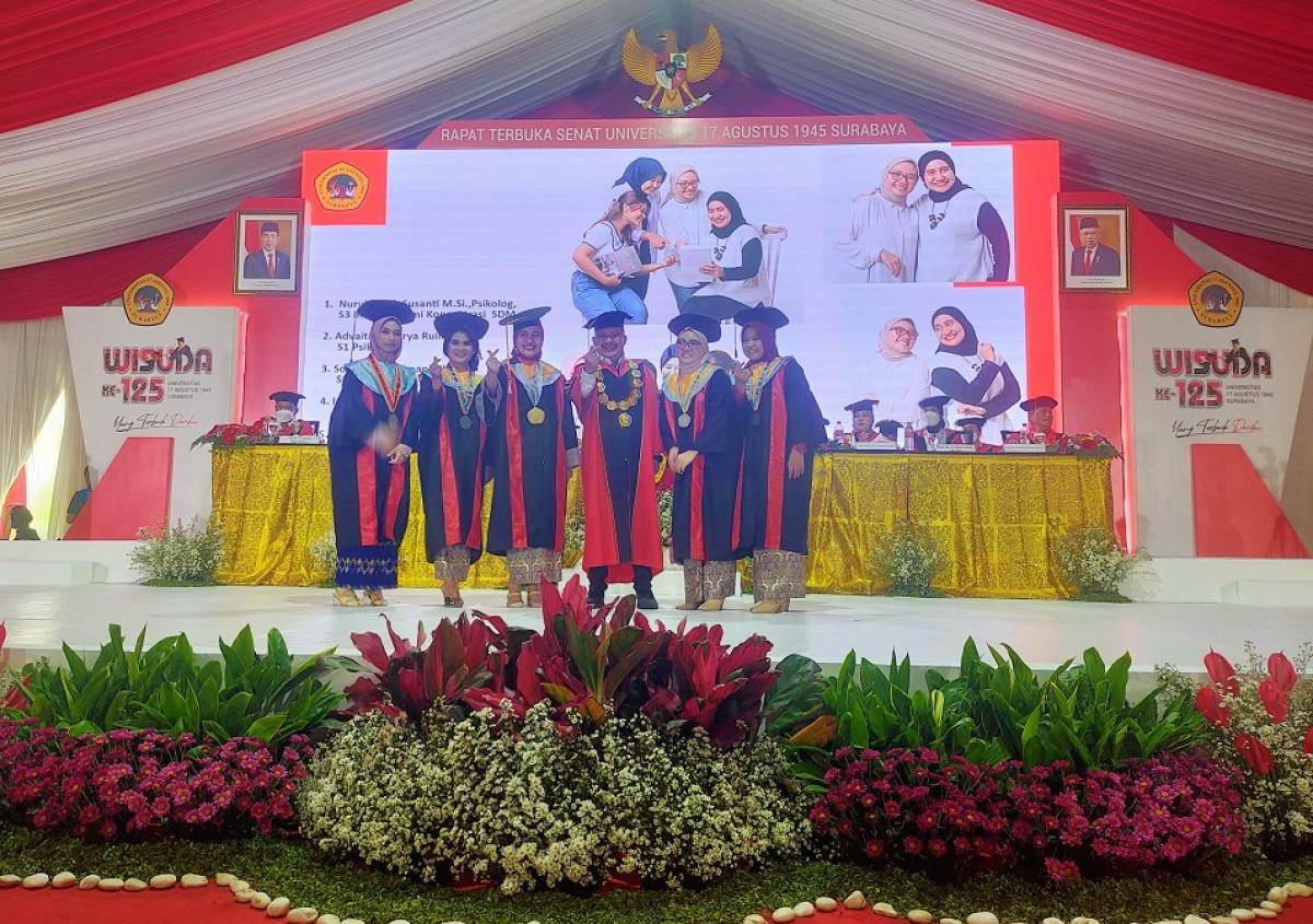 Prosesi wisuda di Untag Surabaya. (Foto: Farizal Tito/jatimnow.com)