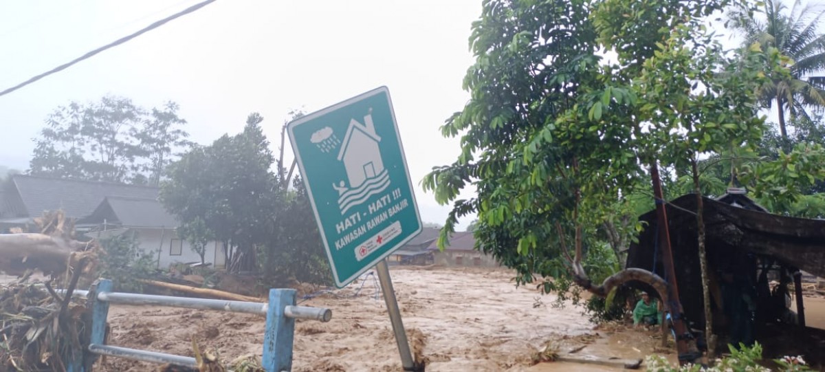 Kondisi banjir yang melanda wilayah Kabupaten Malang. (Foto: Galih Rakasiwi/jatimnow.com)