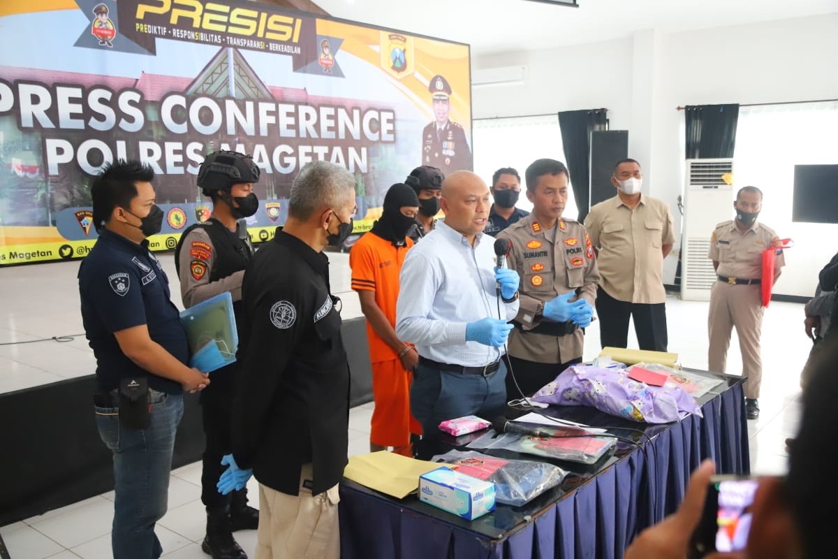 Pres rilis pelaku pencurian dan percobaan pemerkosaan.(Foto: Humas Polres Magetan)