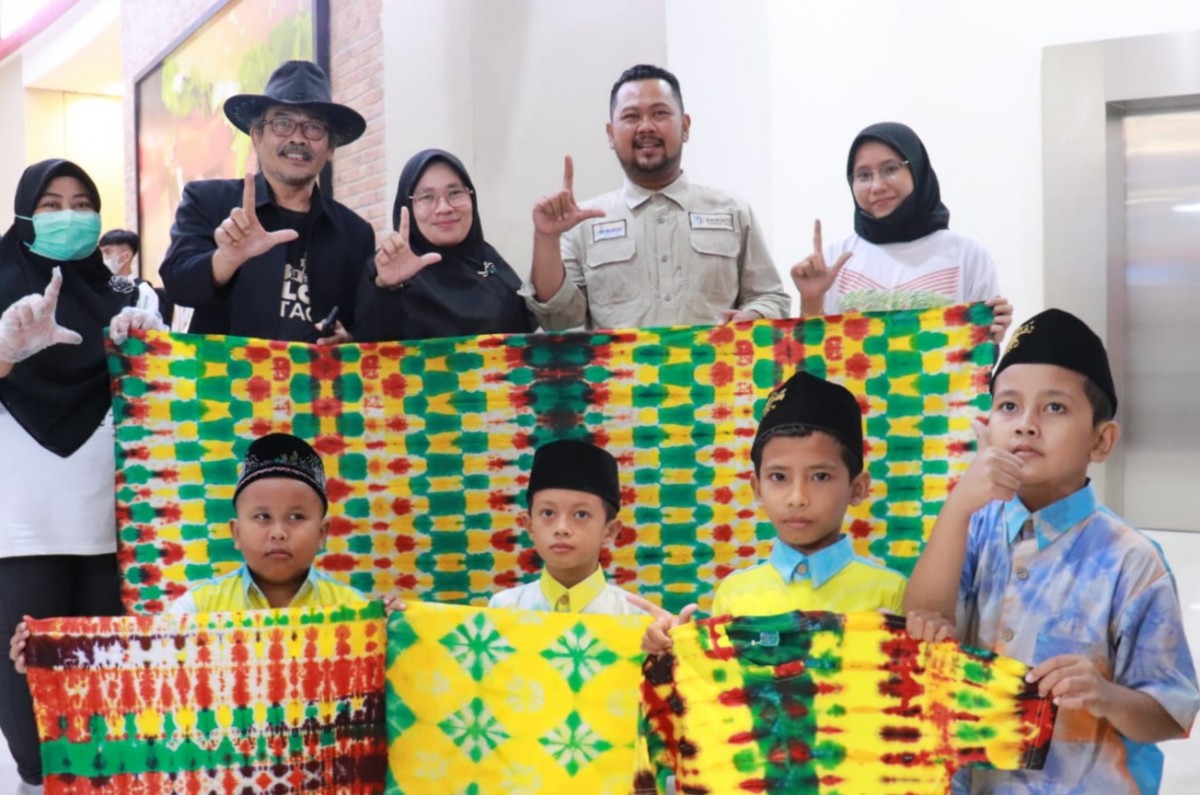 Bupati Gresik Fandi Akhmad Yani saat bersama peserta Ginofest (Foto: Humas Pemkab Gresik)