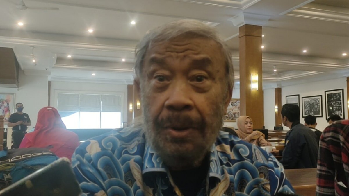 Mantan Manajer Timnas IGK Manila. (Foto: Achmad Supriyadi/jatimnow.com)