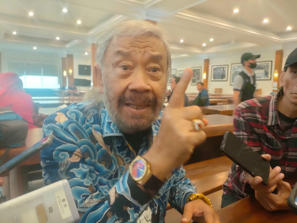 Mantan pengurus PSSI bidang wasit, IGK Manila. (Foto: Achmad Supriyadi/jatimnow.com)