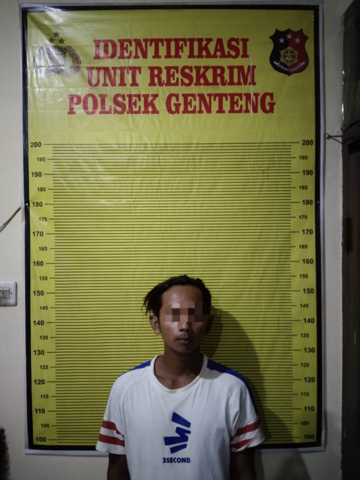 IB, buron kasus curanmor saat diamankan di Polsek Genteng Surabaya. (Foto: Polsek Genteng/jatimnow.com).