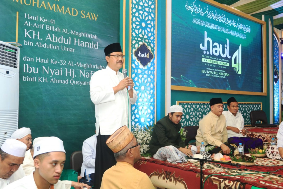 Gus Ipul saat memberi sambutan peringatan Haul ke-41 Al Arif Billah Al-Maghfurllah KH. Abdul Hamid bin Abdulloh Umar (Foto Pemkot Pasuruan)
