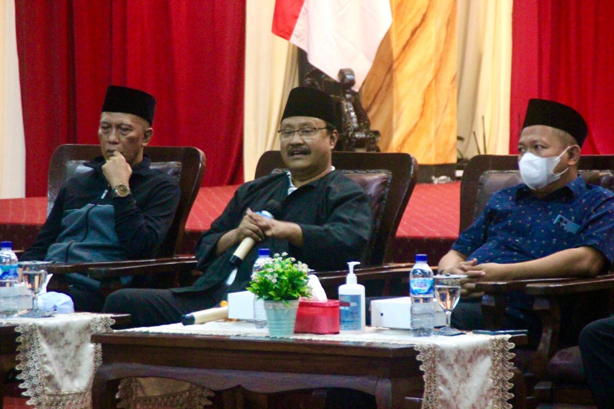 Gus Ipul ajak pedagang dan jukir musyawarah terkait revitalisasi Pasar Besar (Foto-foto: Humas Pemkot Pasuruan)