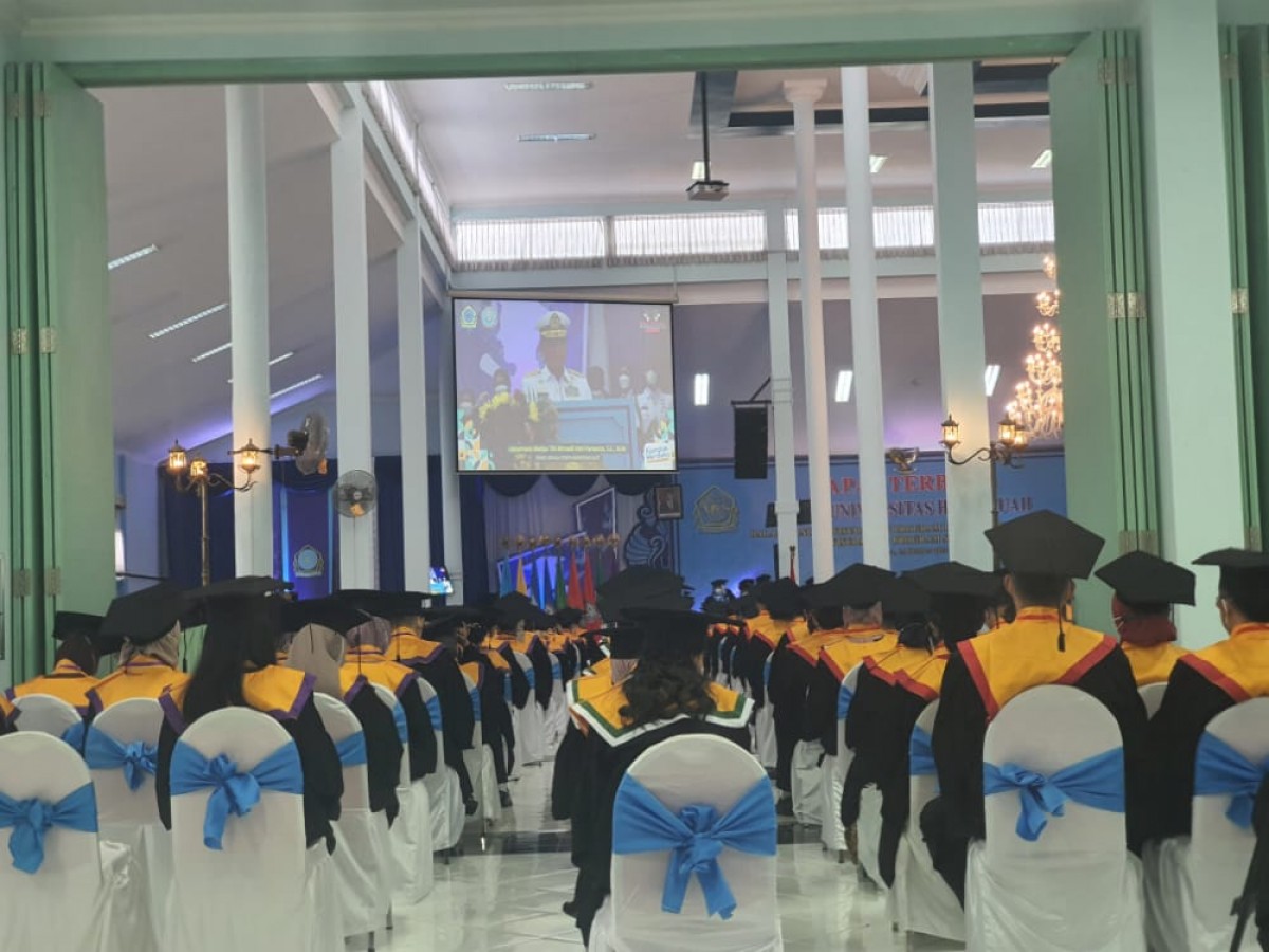 Wisuda di Universitas Hang Tuah Surabaya (Foto: Fahrizal Tito/jatimnow.com)