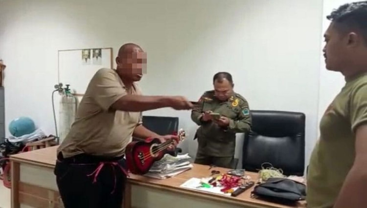 Pengamen yang menodongkan cutter diamankan Satpol PP Kota Malang (Foto: Dok. Satpol PP Kota Malang)